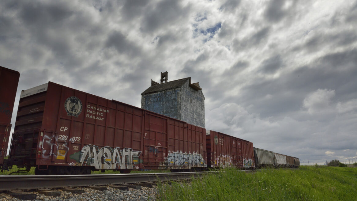 Alberta - Canada 2013 mooi die oude silo's en treinen.