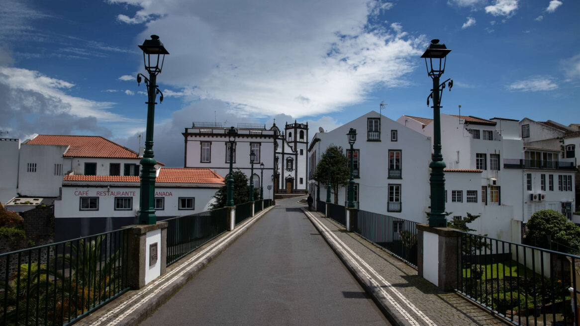 Church of Sao Jorge in het dorp Nordeste Sao Miguel Azores