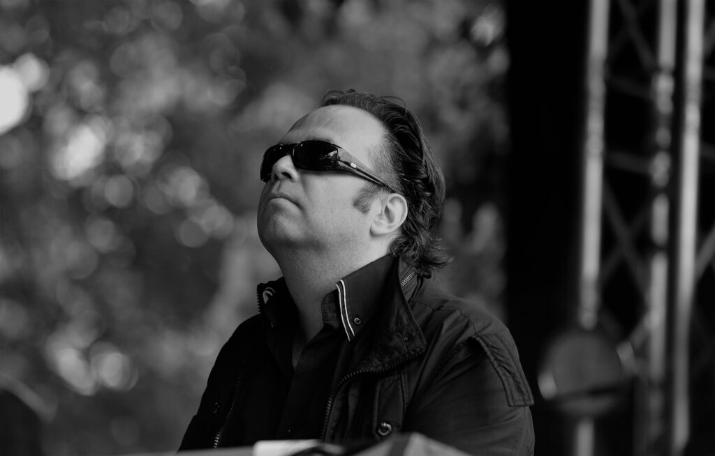 Coen Molenaar in de band met Jan Akkerman plays Brainbox