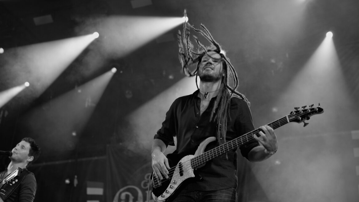 David Supica bassist van de band the Delta Saints Ribs & Blues 2014