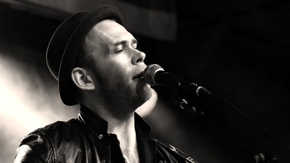 Michael Prins op het Dauwpop festival in Hellendoorn