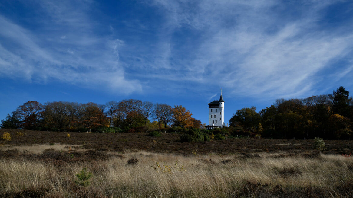 Sprengenberg" is een huis op de heuvel de Sprengenberg bij Haarle, gemeente Hellendoorn,