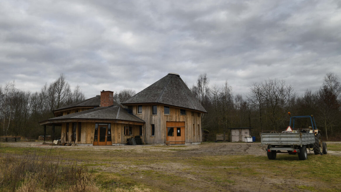 Roggebotstaete .Roggebotstaete is natuur, een eetbaar landschap voor pure pioniers. Het enige natuurgebied van Nederland waar je je handen niet van af kunt houden.