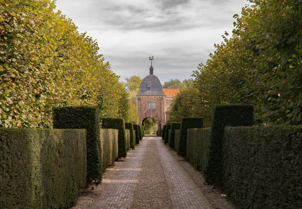 Kasteel Cartils is een kasteel gelegen aan de weg Wijlre - Wittem, we waren op een park in Gulpen. Het kasteel was niet publiek toegankelijk ! 