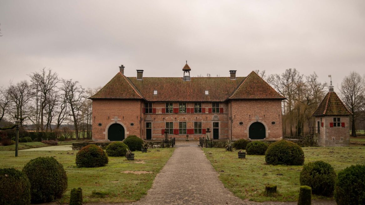 De buitenplaats Het Huis te Breckelenkamp is een rijk voorbeeld van een 17de-eeuwse Oost-Nederlandse havezate.