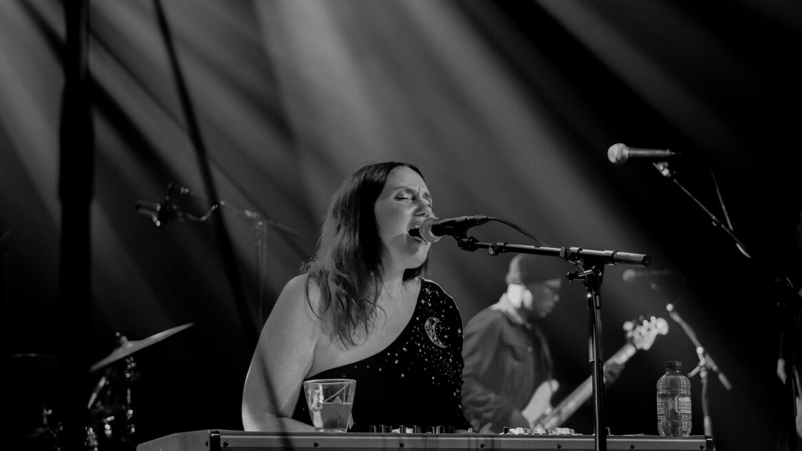 Frazey Ford, op het Take Root Festival 01-11-2025 was mijn favoriet ! meer op Concert